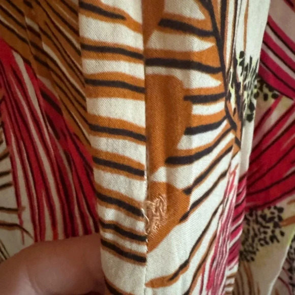 Novella Royale Jumpsuit with tropical print spaghetti straps size small - Picture 2 of 9